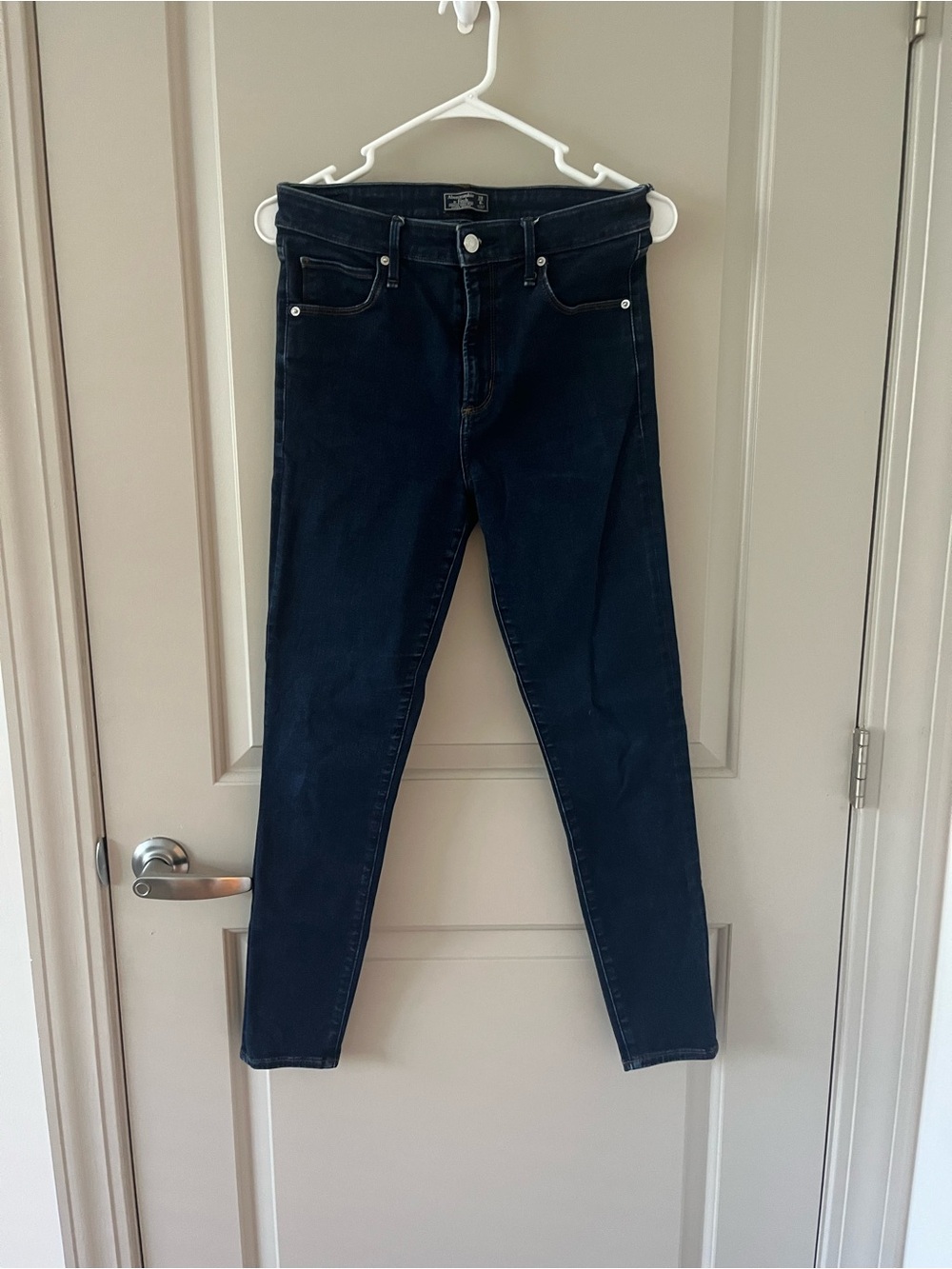 Abercrombie & Fitch Women's Dark Navy high Rise Super Skinny Jeans